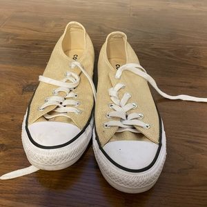 Gold converse